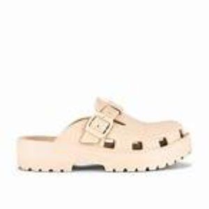 NWT- FREE PEOPLE Karlie Buckle Slide 39